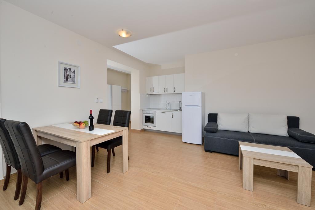 Apartments 33 Zadar Bagian luar foto
